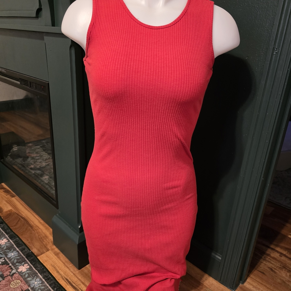 Sugarlips Red Ribbed Dress - Picture 2 of 6